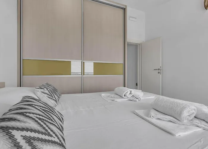 Blue Dream Mit Balkon By Interhome