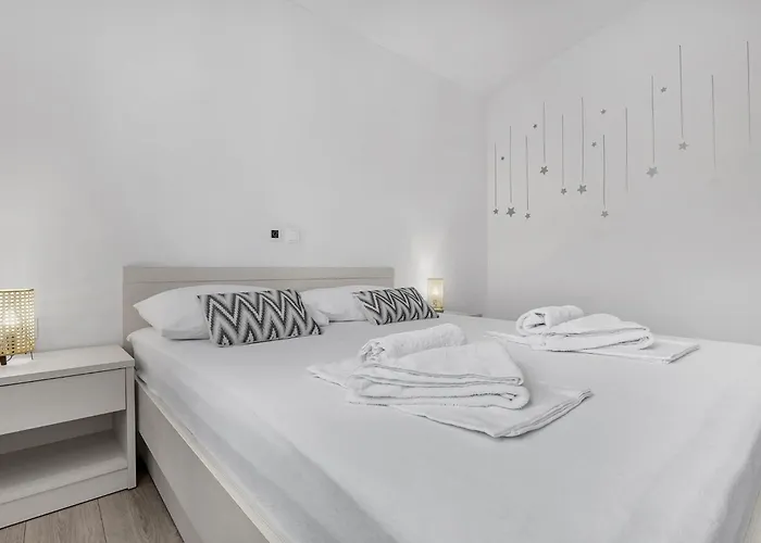 Blue Dream Mit Balkon By Interhome * Μακάρσκα