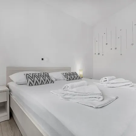 Blue Dream Mit Balkon By Interhome * Makarska