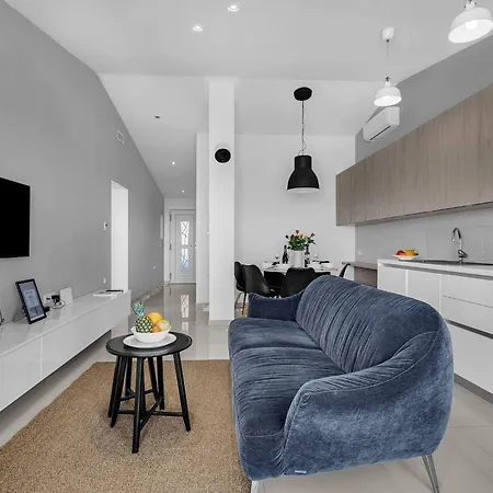 Blue Dream Mit Balkon By Interhome * Makarska